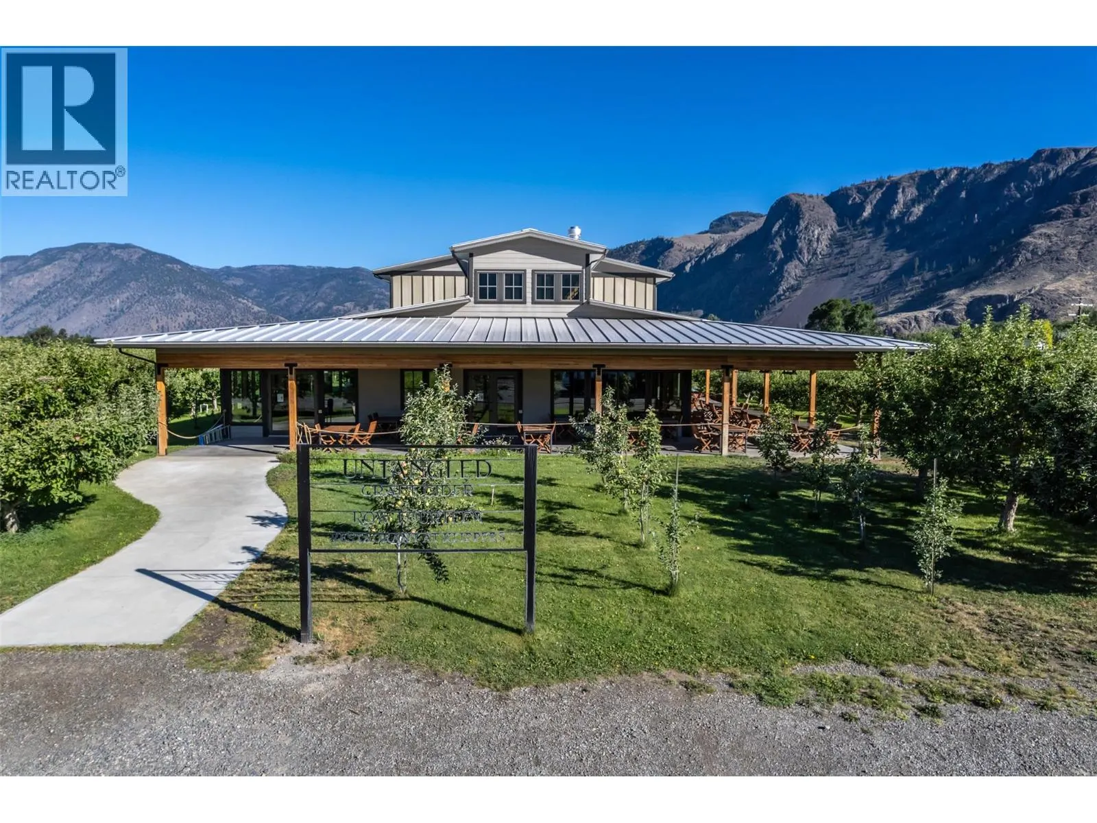725 Mackenzie Road