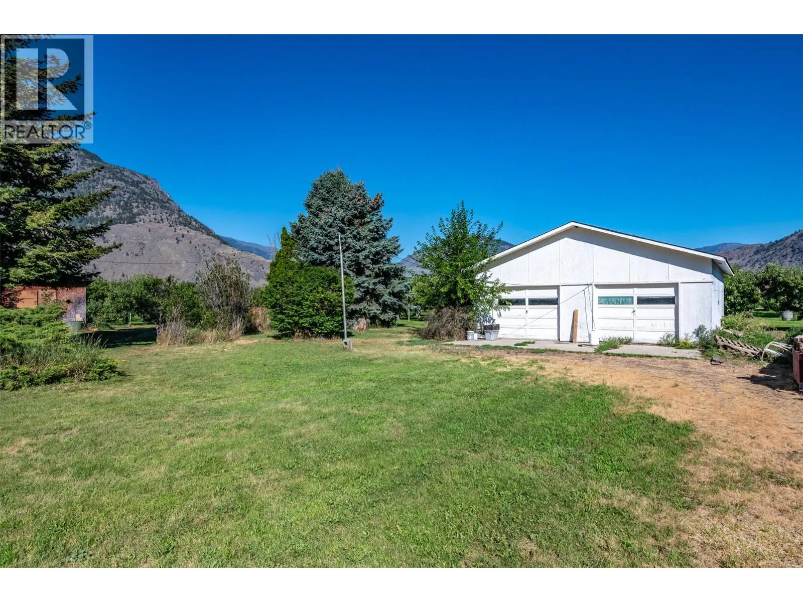 725 Mackenzie Road
