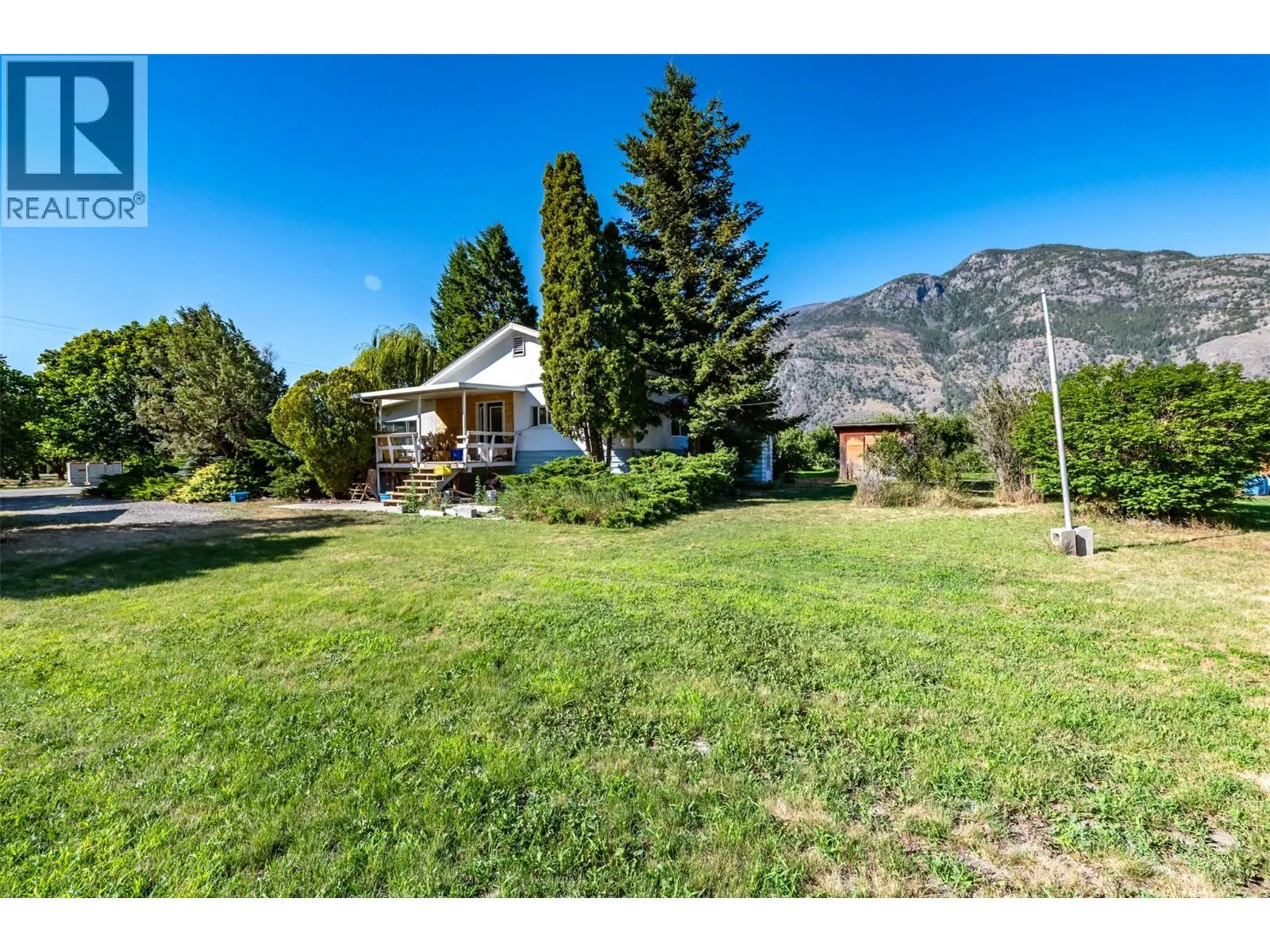 725 Mackenzie Road