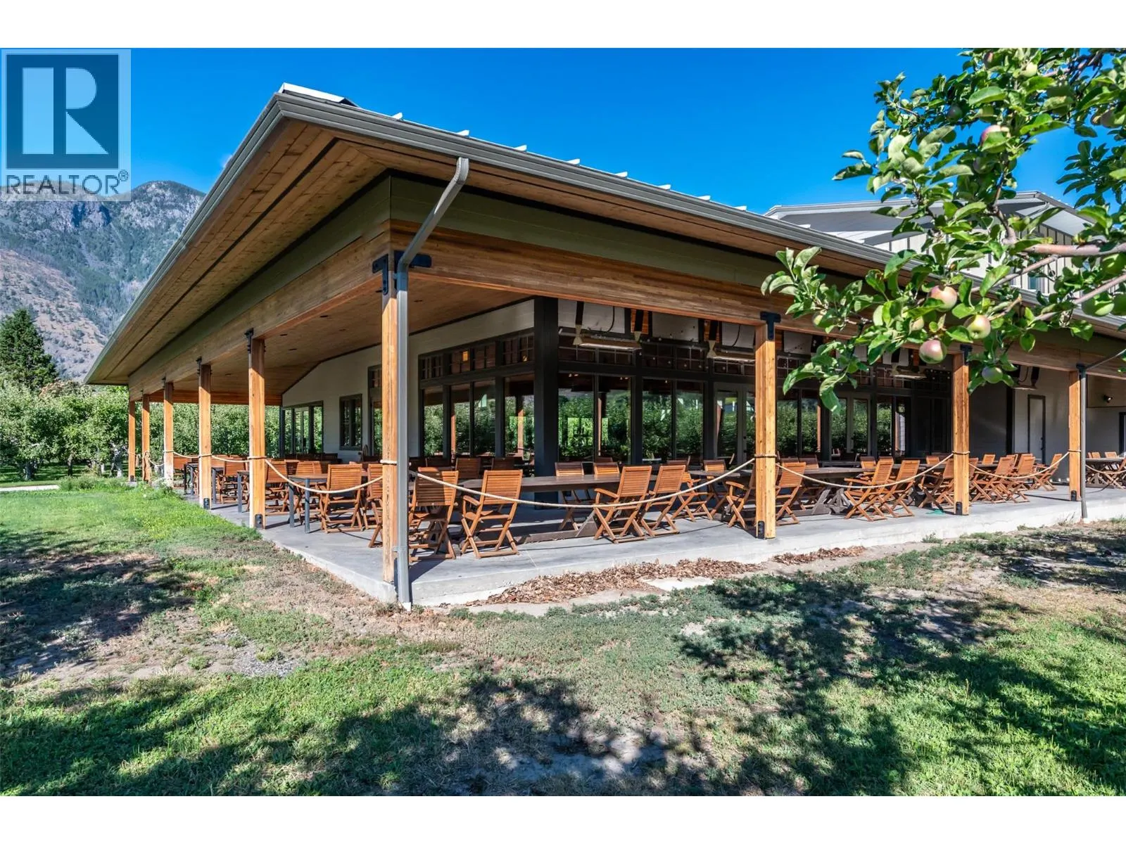 725 Mackenzie Road