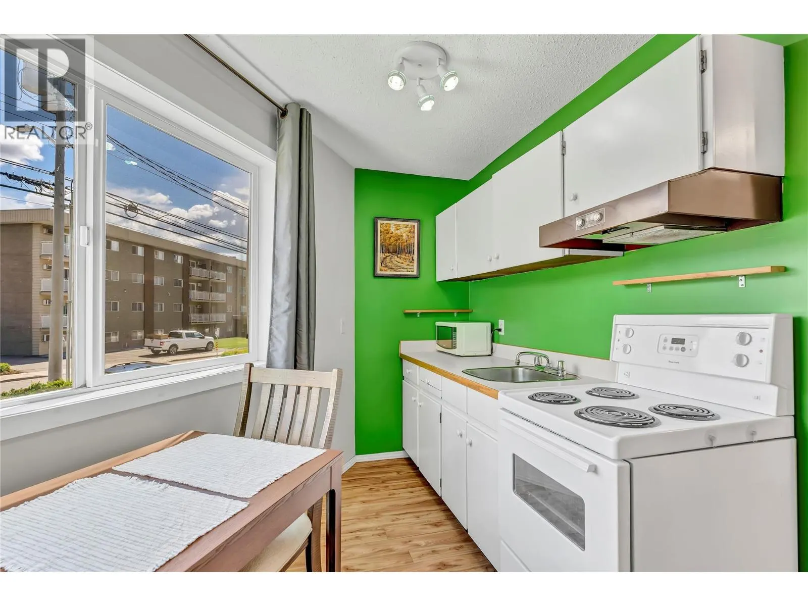 803 FAIRVIEW Road Unit# 201