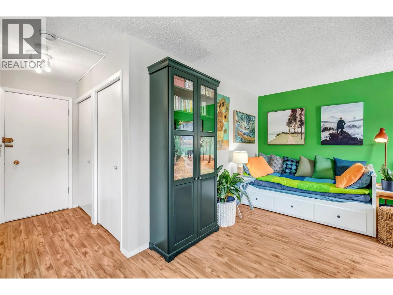 803 FAIRVIEW Road Unit# 201