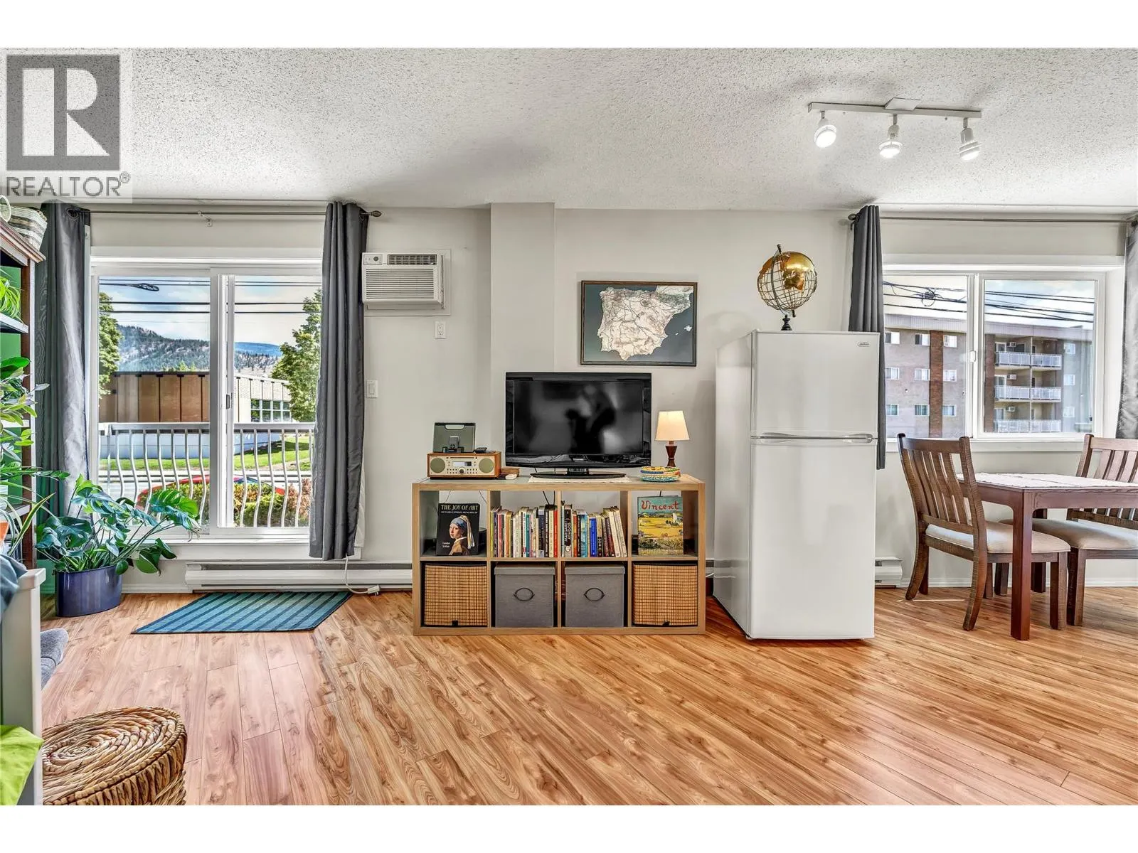 803 FAIRVIEW Road Unit# 201
