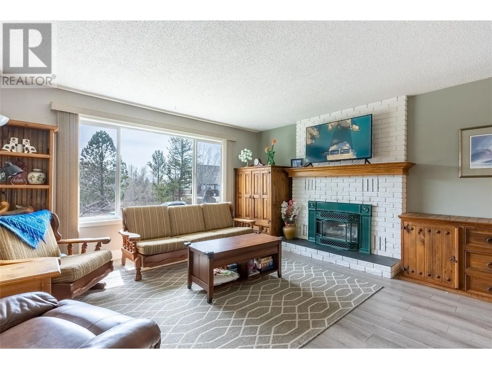 281 POPLAR Drive