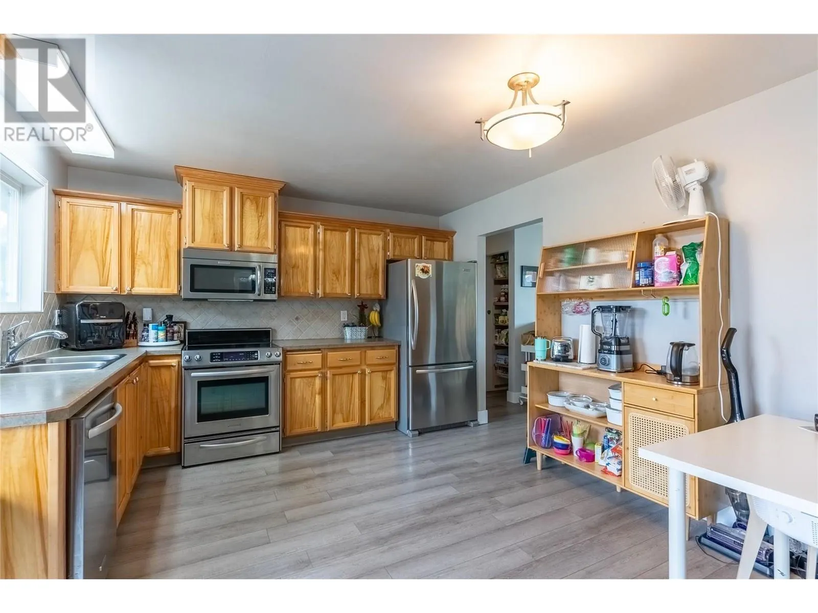 281 POPLAR Drive