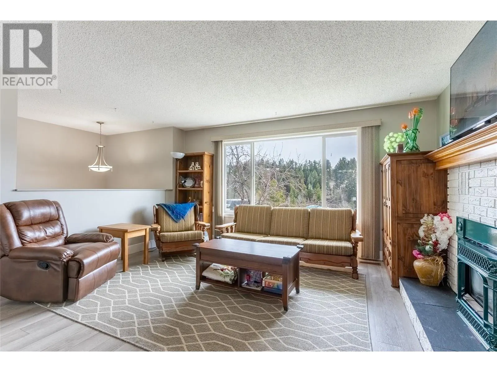 281 POPLAR Drive