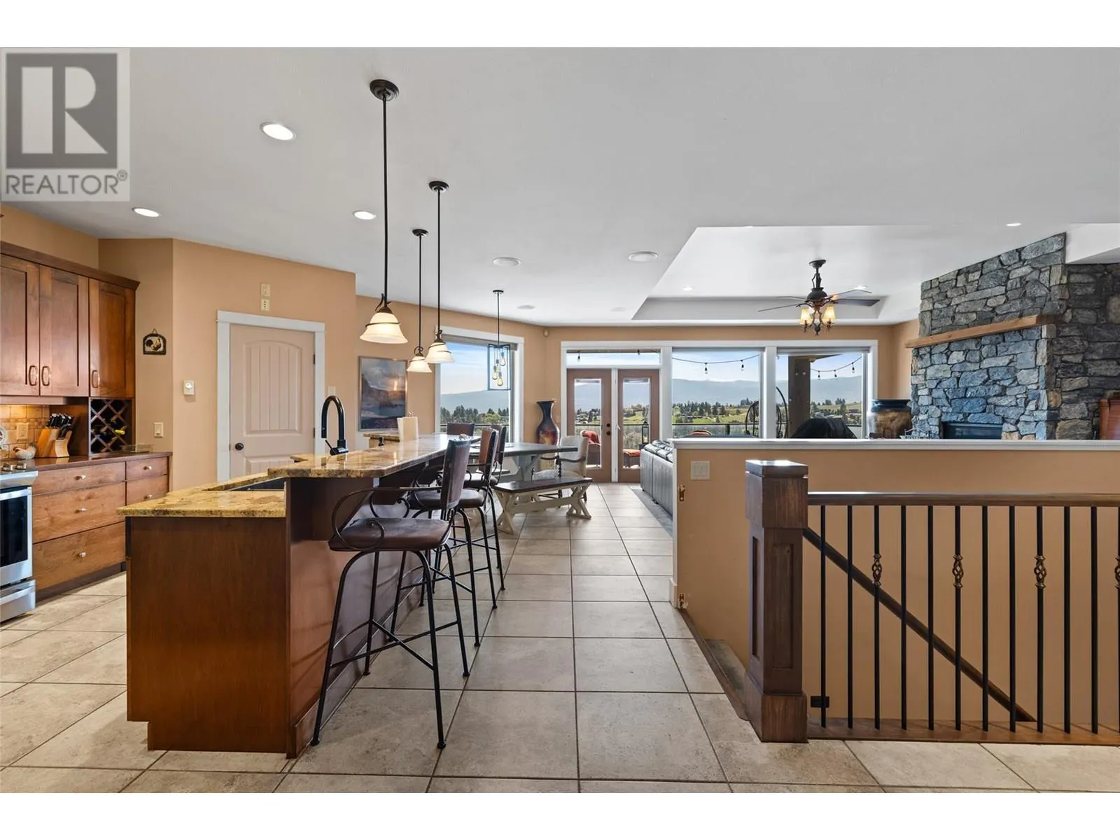 2082 Horizon Drive