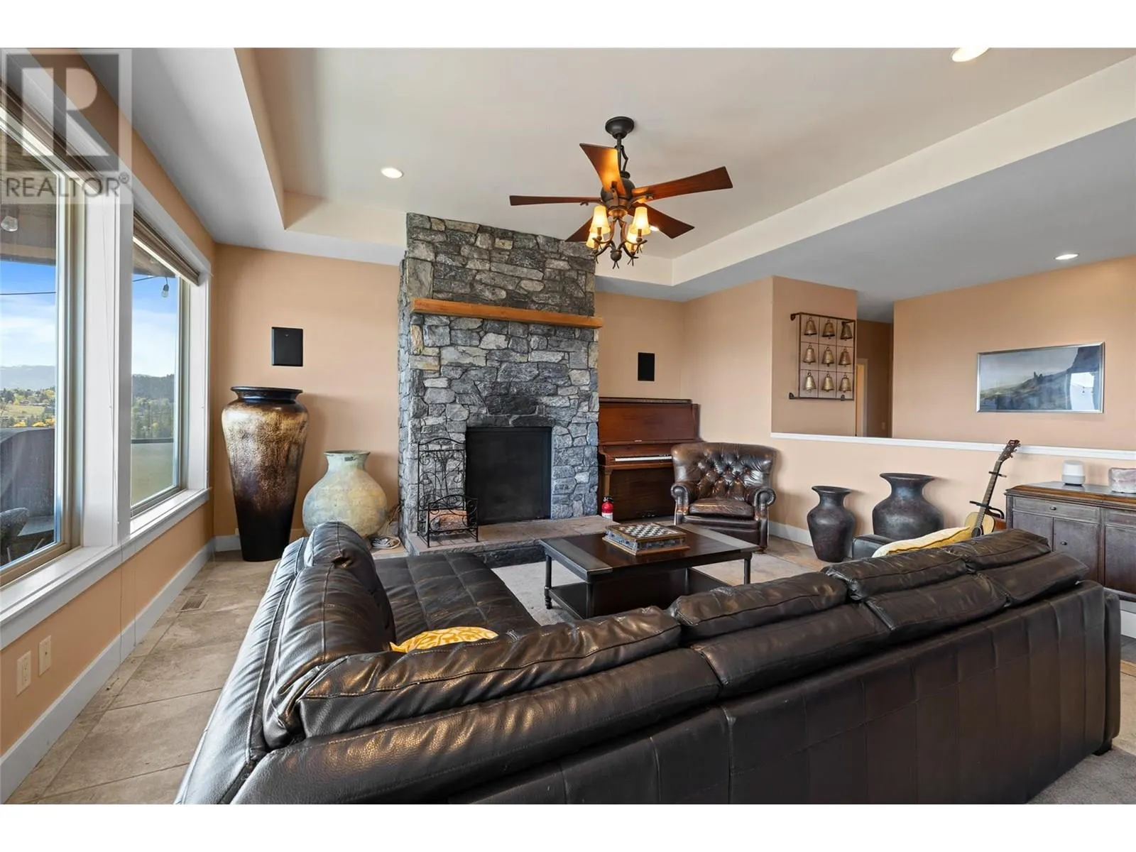 2082 Horizon Drive