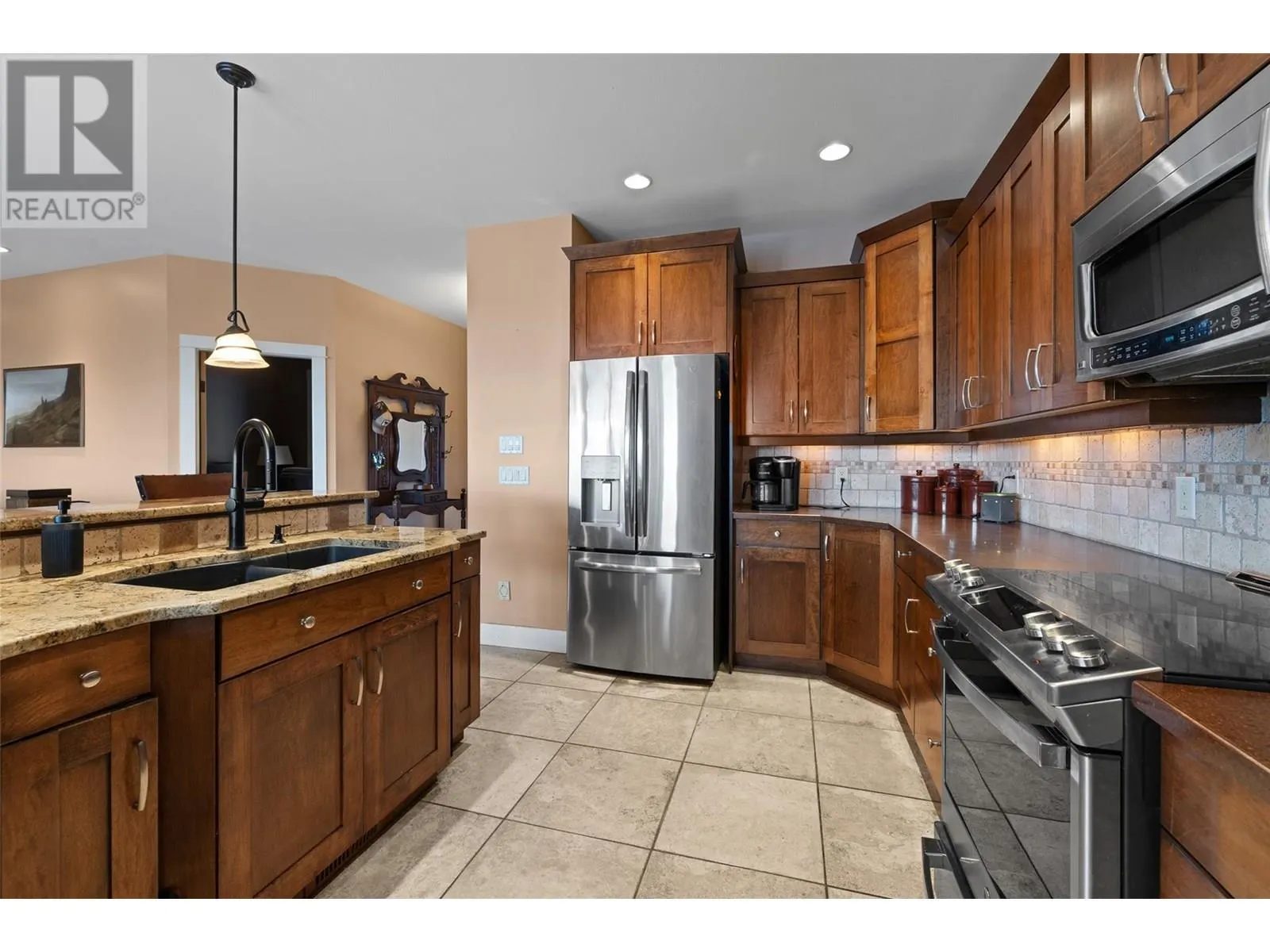 2082 Horizon Drive