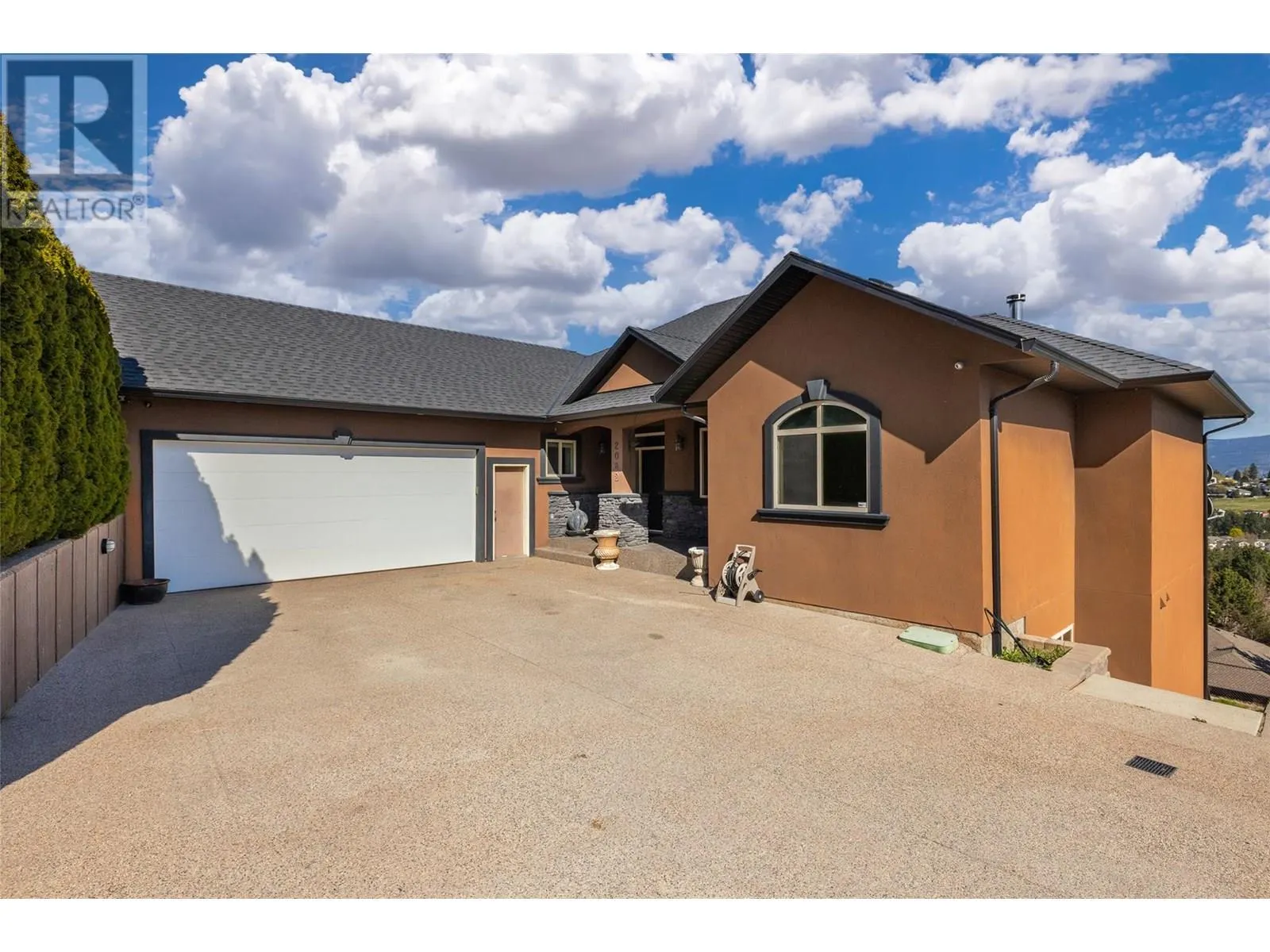2082 Horizon Drive
