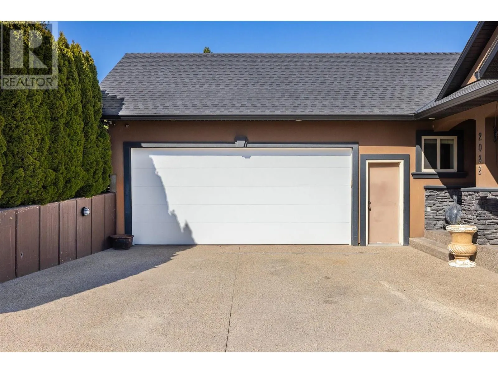 2082 Horizon Drive