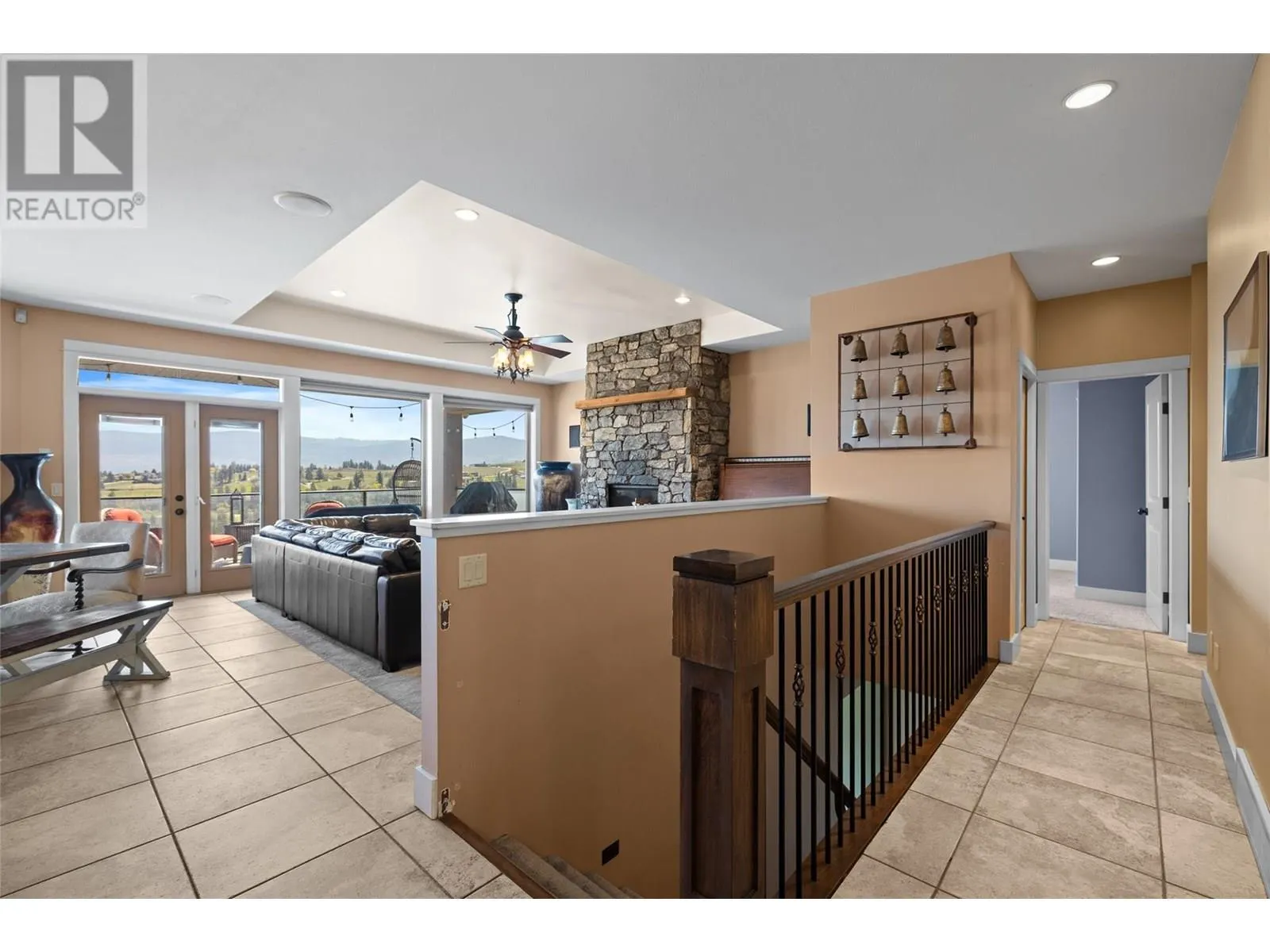 2082 Horizon Drive