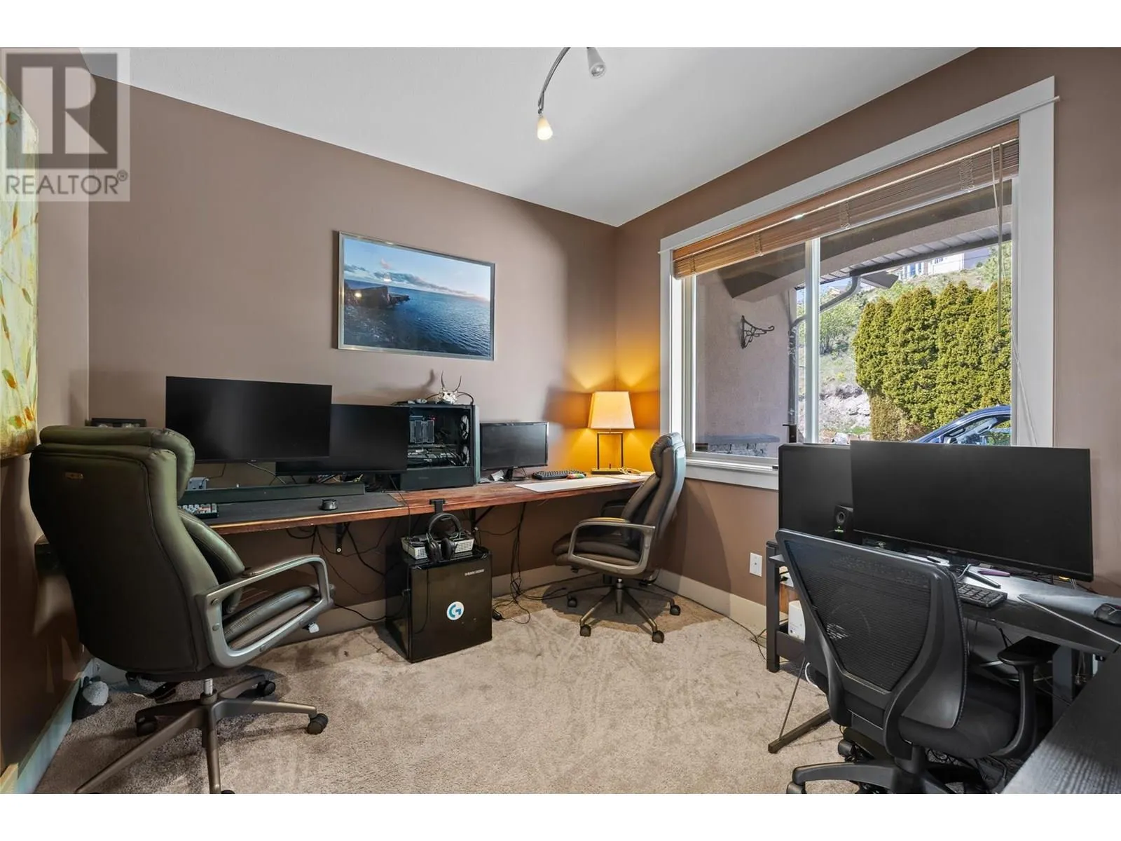 2082 Horizon Drive