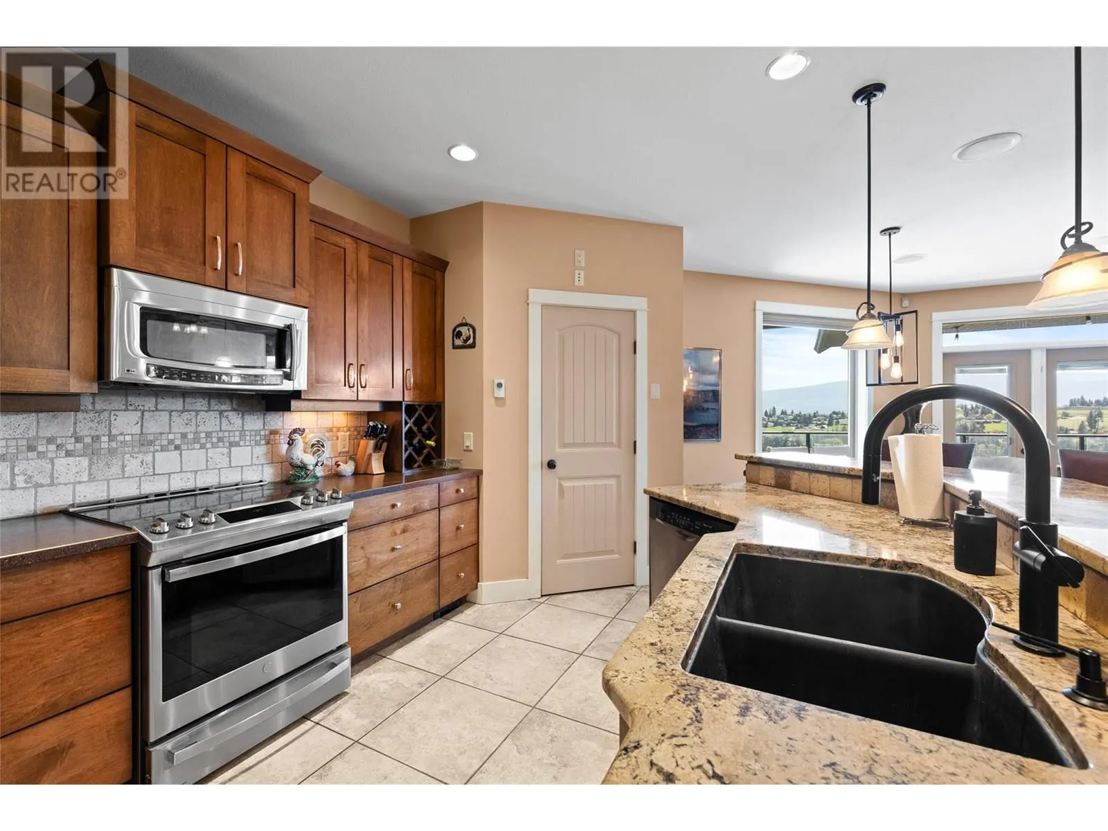 2082 Horizon Drive