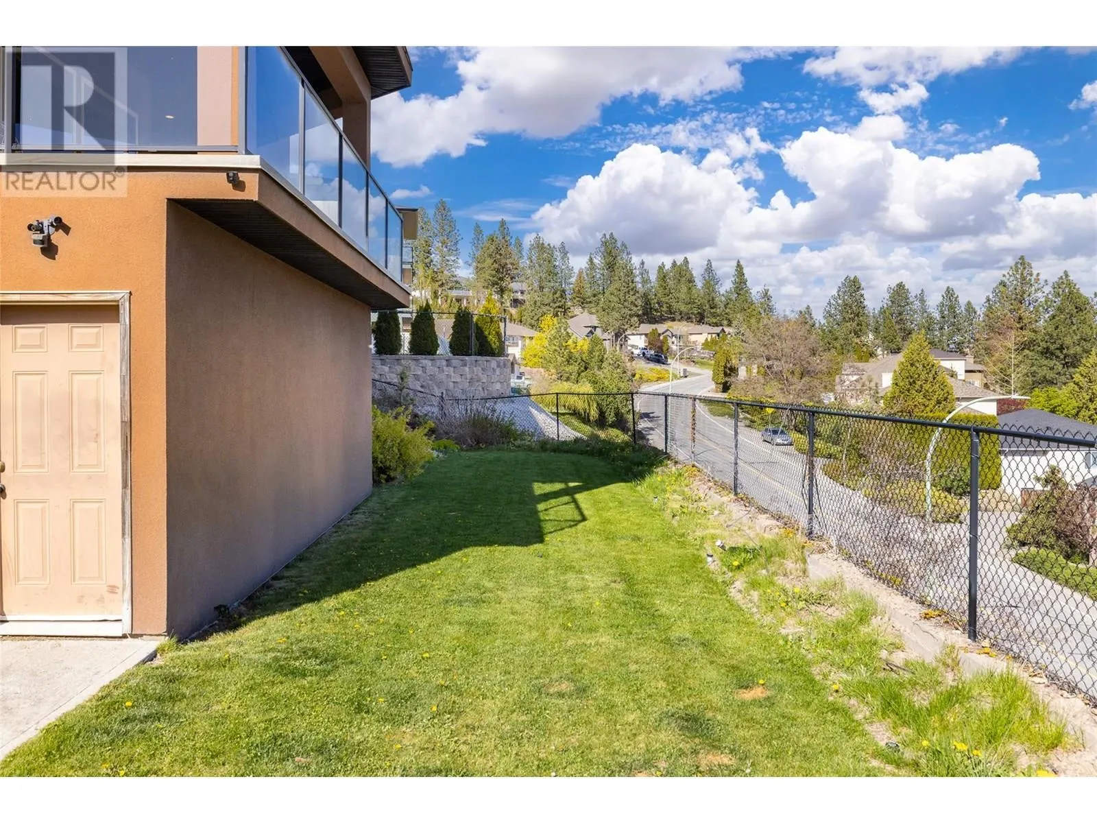 2082 Horizon Drive
