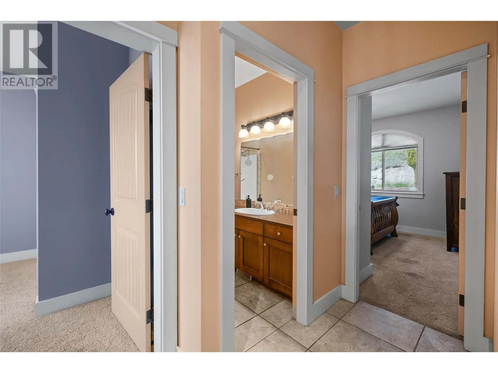 2082 Horizon Drive