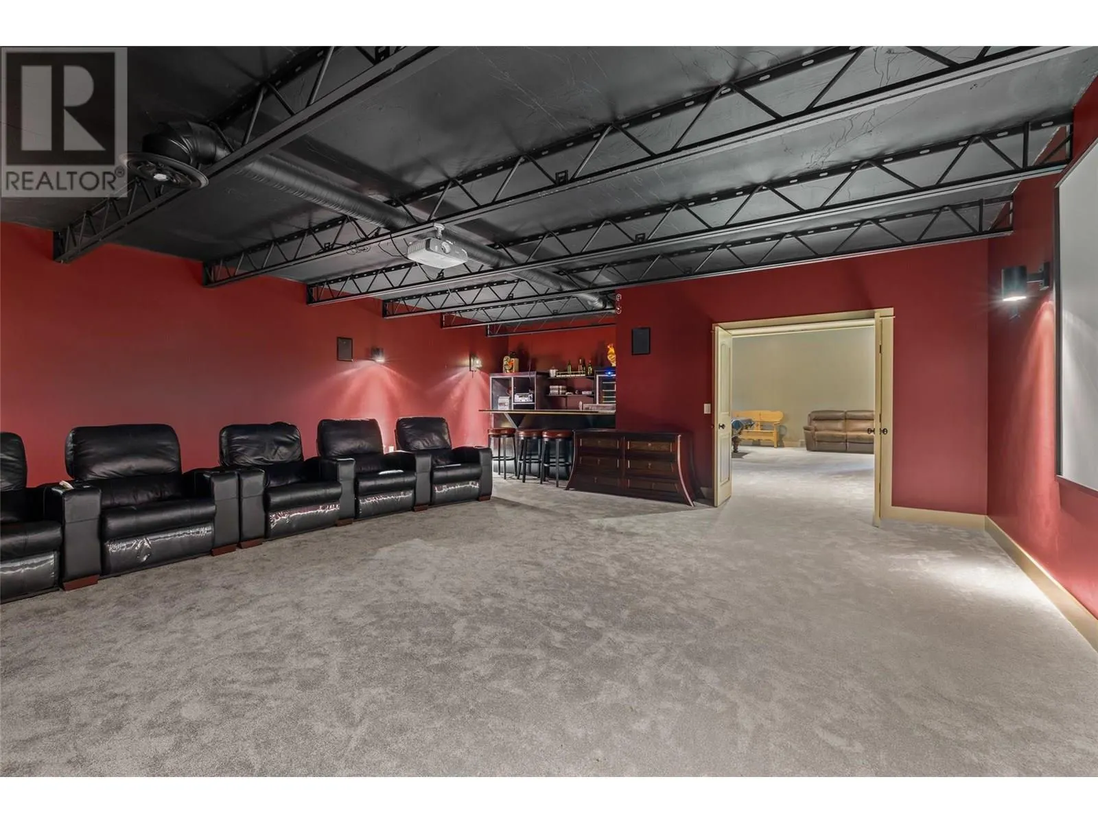 2082 Horizon Drive