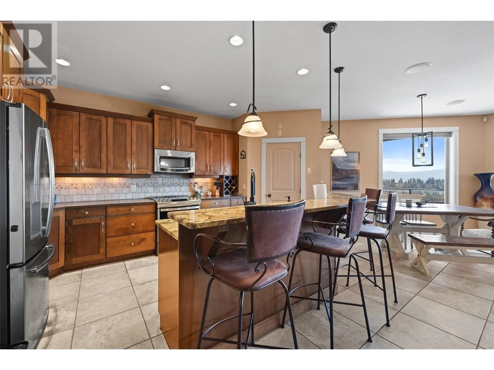 2082 Horizon Drive