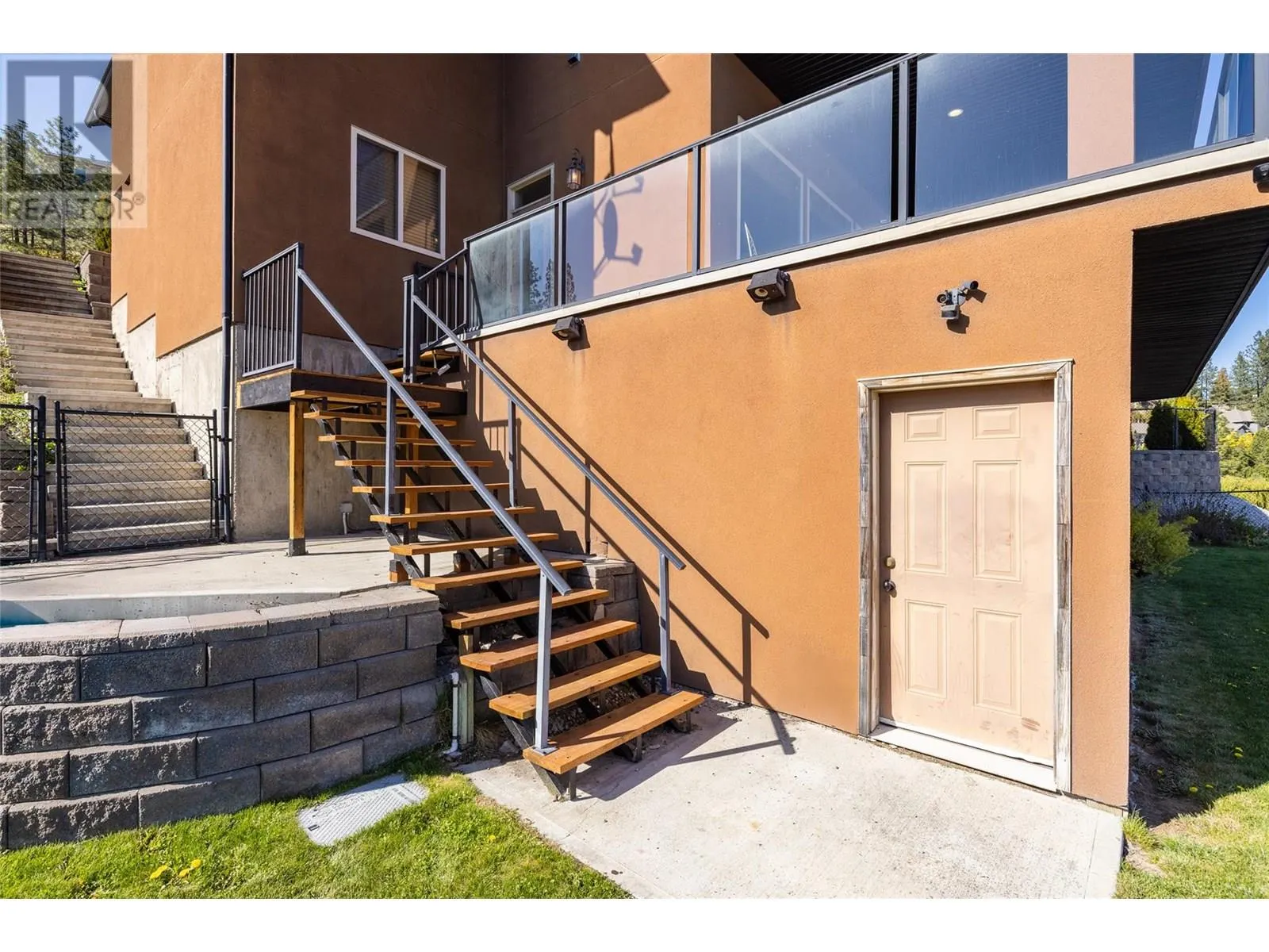 2082 Horizon Drive