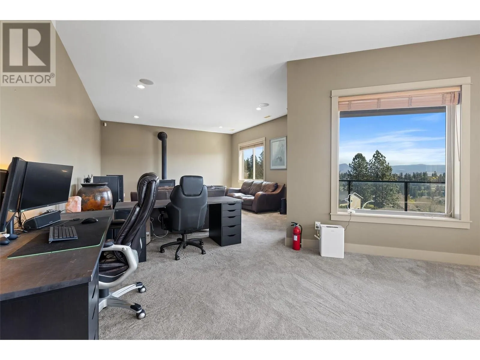 2082 Horizon Drive