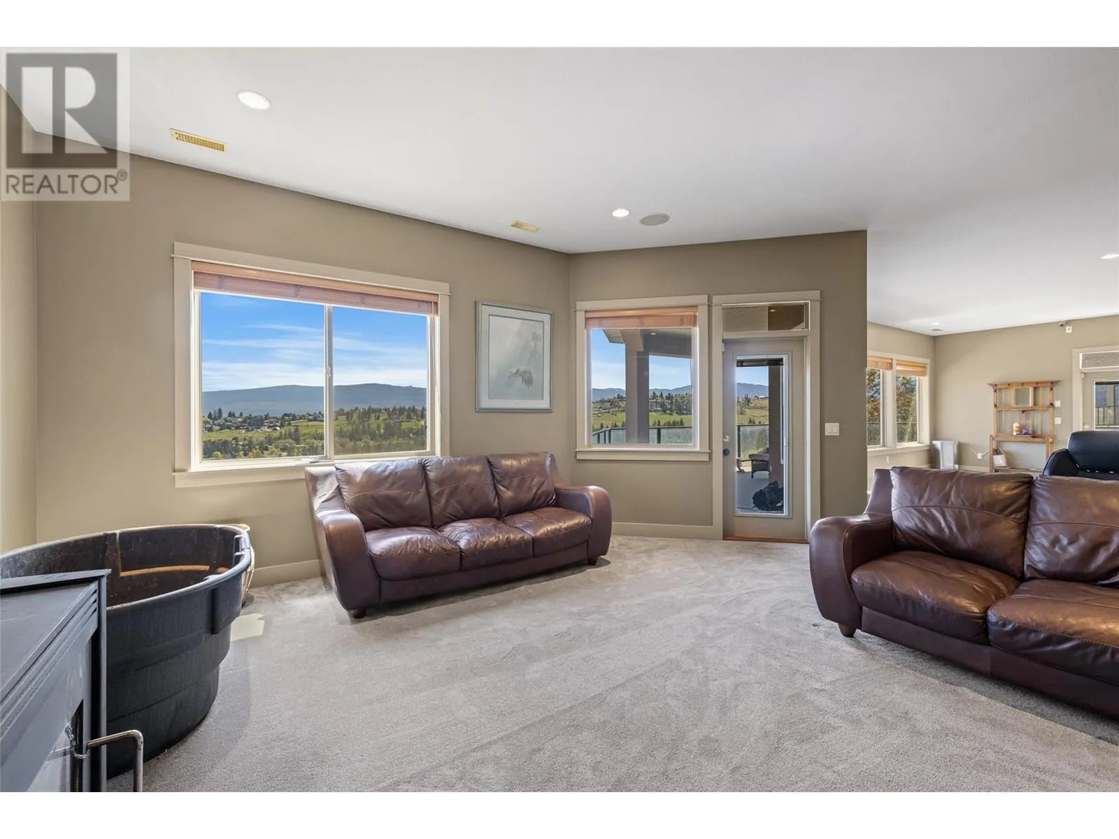 2082 Horizon Drive