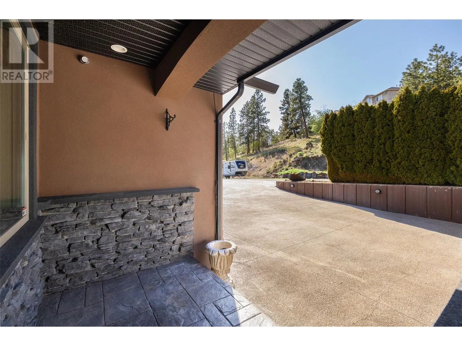 2082 Horizon Drive