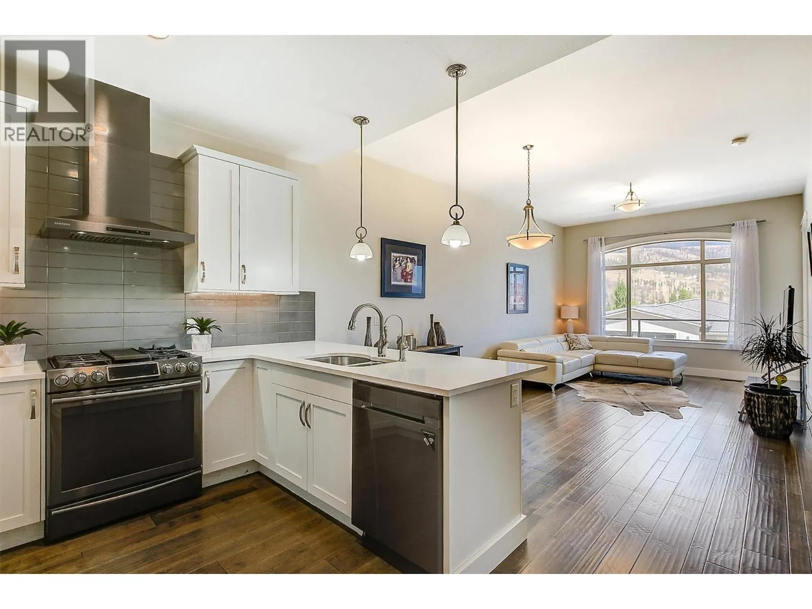 1796 Viewpoint Drive