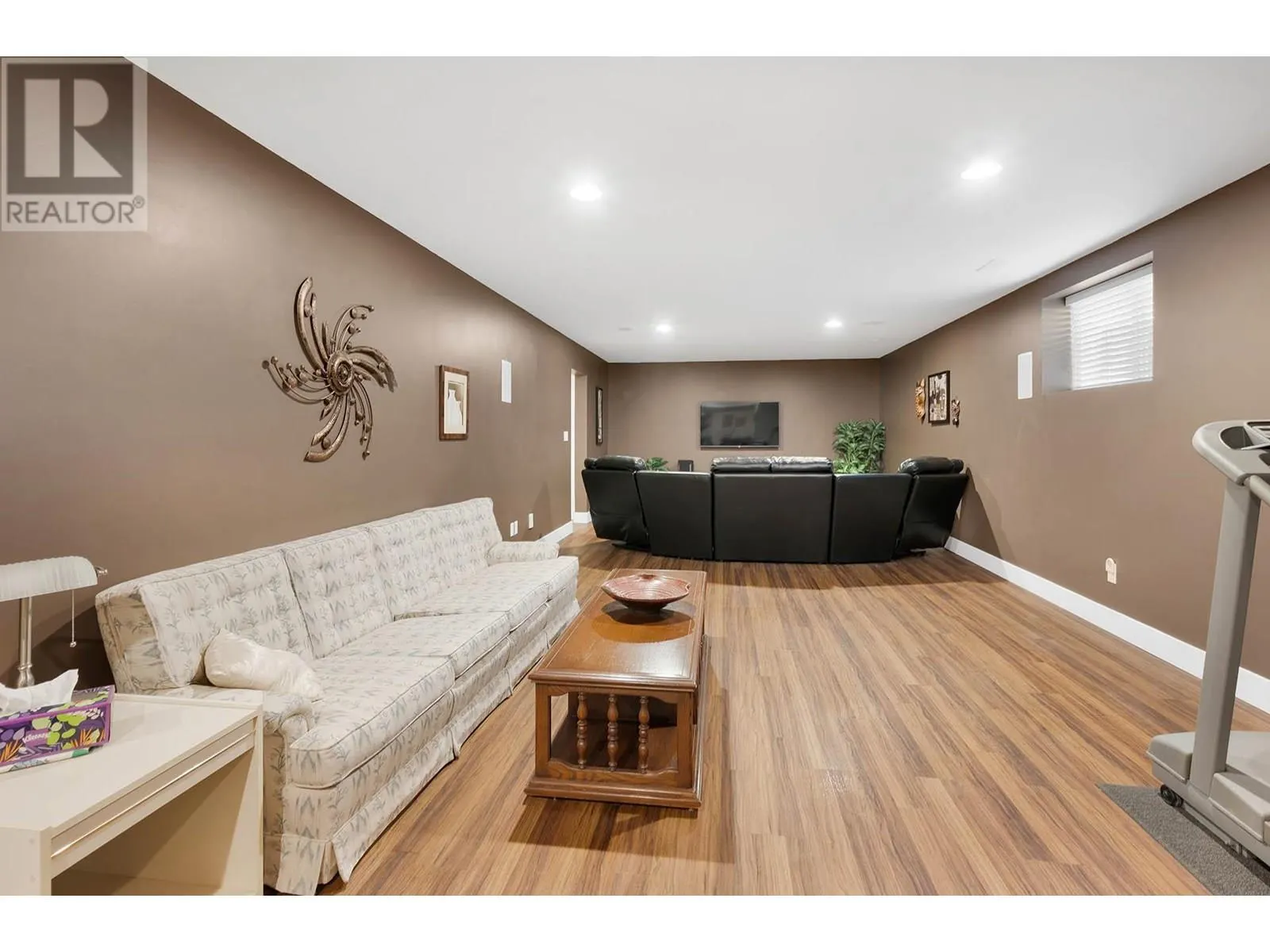 2920 Valleyview Drive Unit# 123