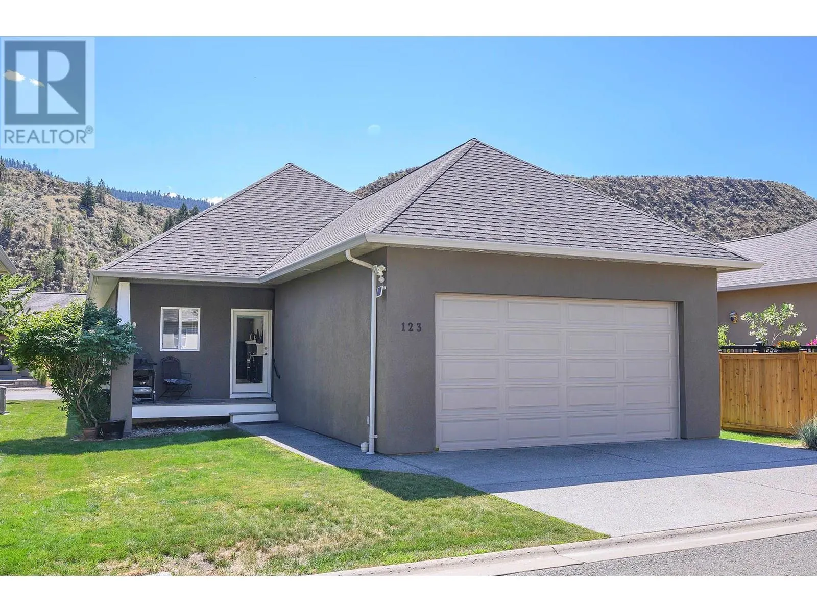 2920 Valleyview Drive Unit# 123