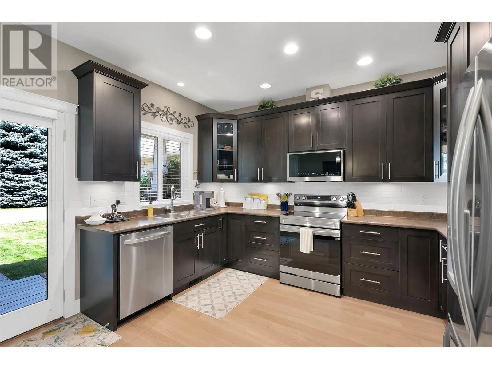 2920 Valleyview Drive Unit# 123