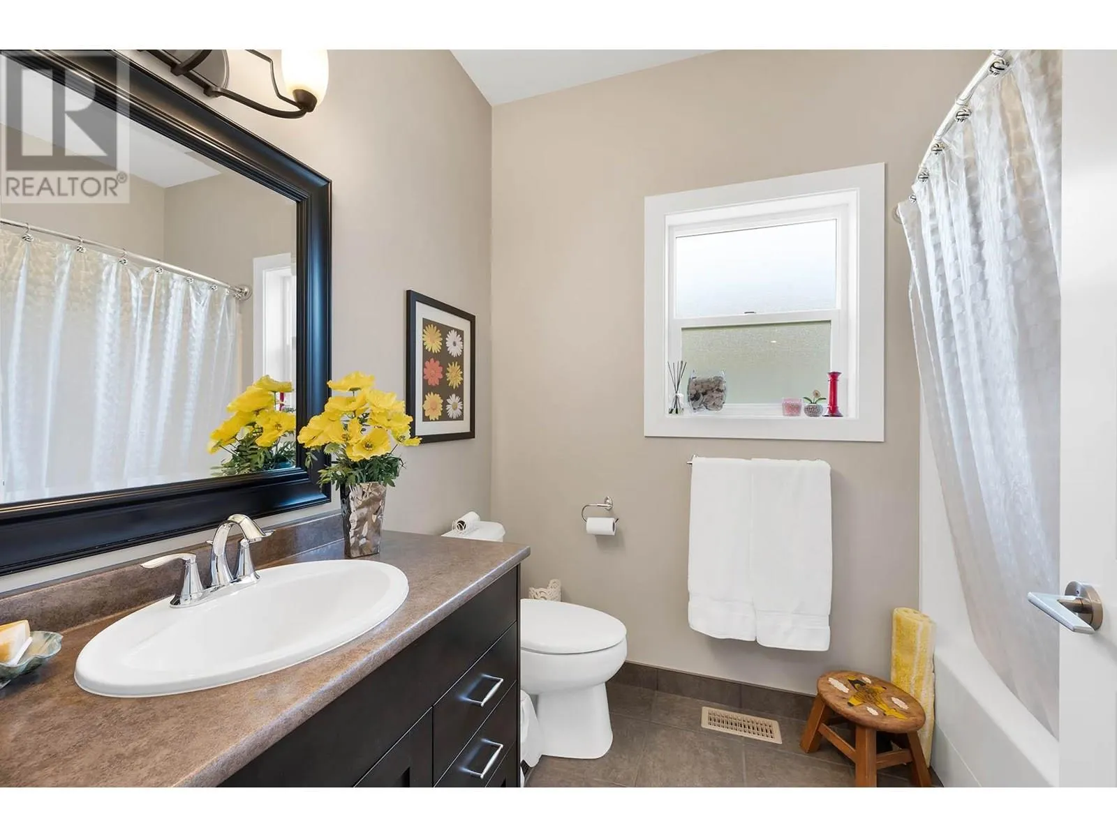 2920 Valleyview Drive Unit# 123