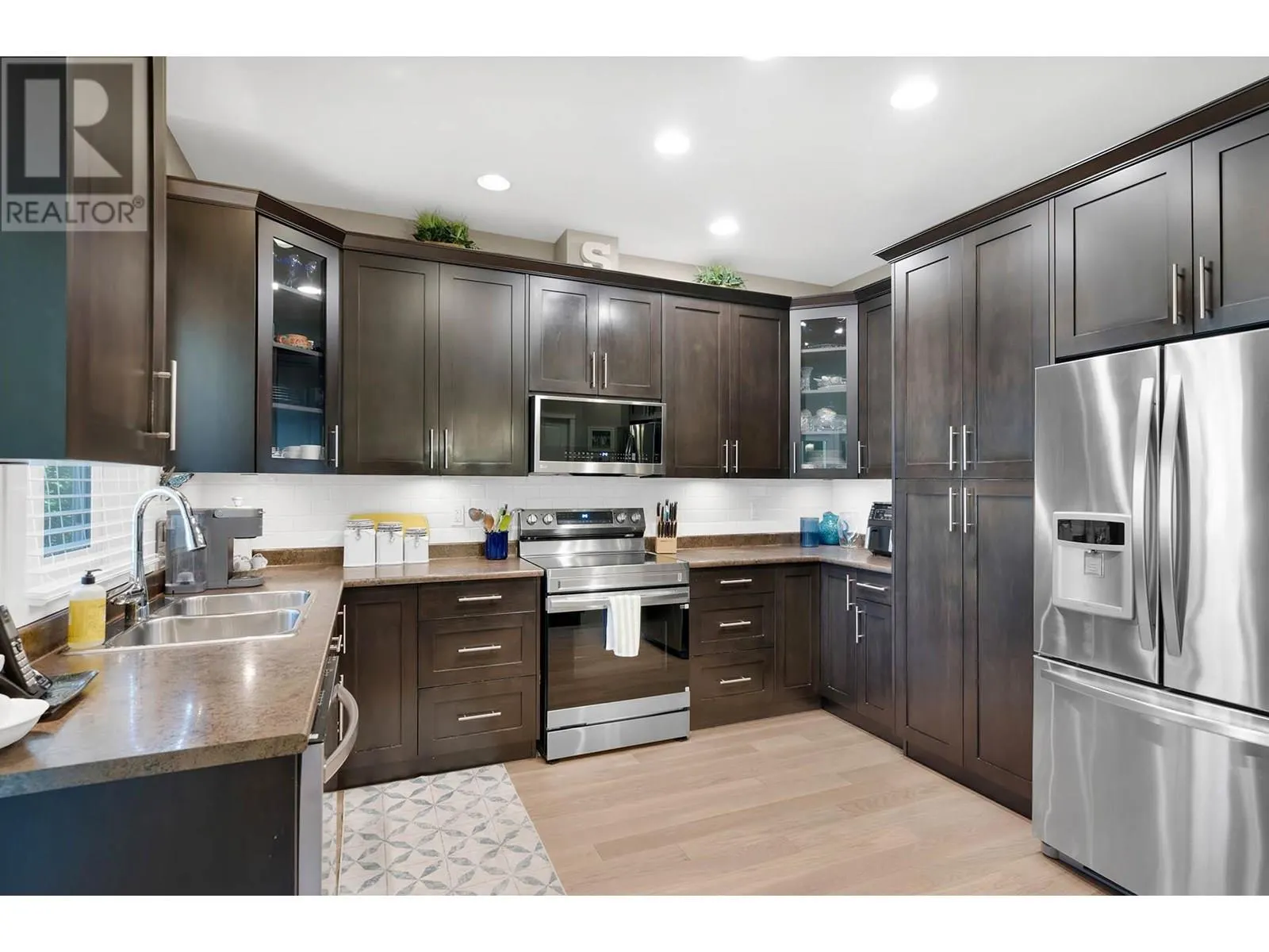 2920 Valleyview Drive Unit# 123