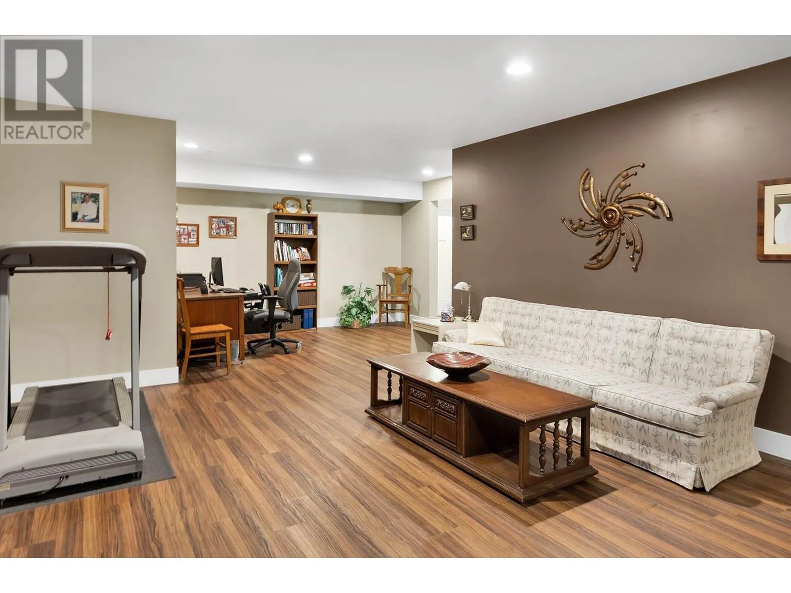 2920 Valleyview Drive Unit# 123