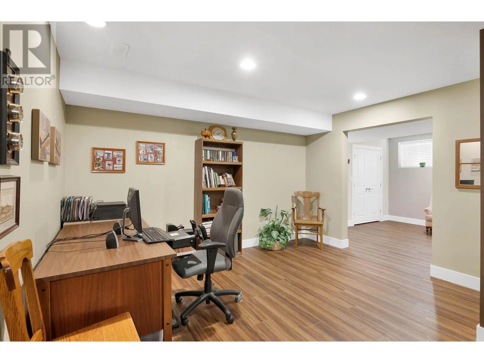 2920 Valleyview Drive Unit# 123