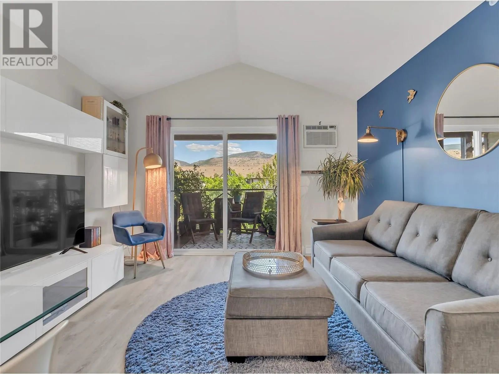 256 HASTINGS Avenue Unit# 401
