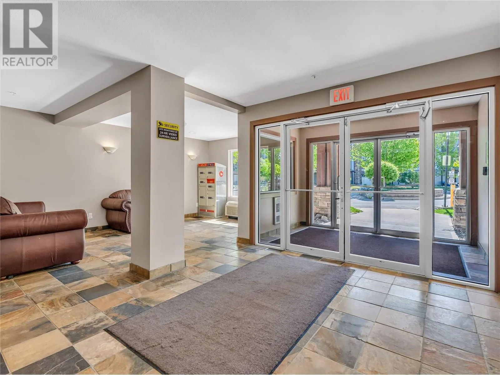 256 HASTINGS Avenue Unit# 401