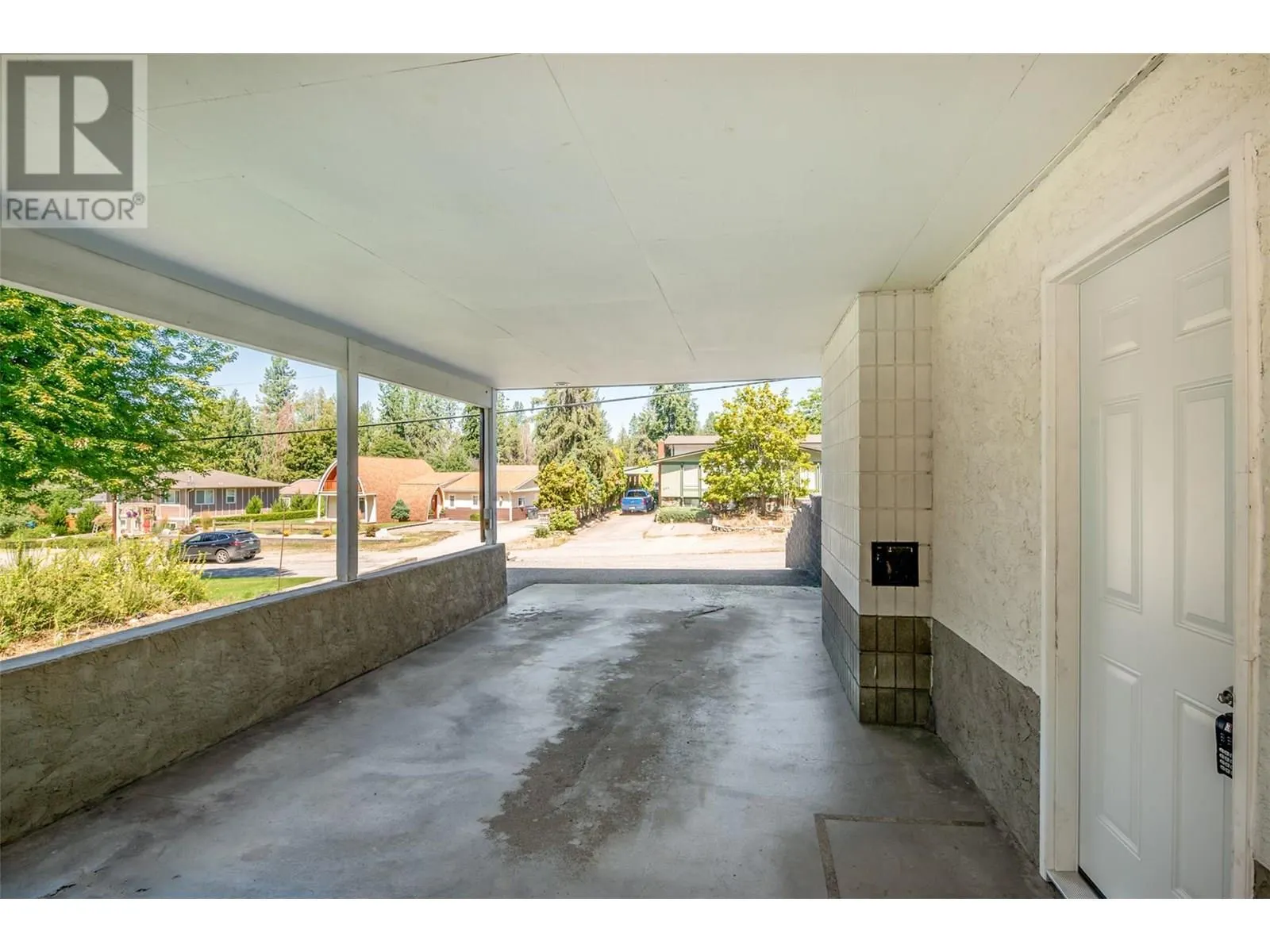 827 Paret Road