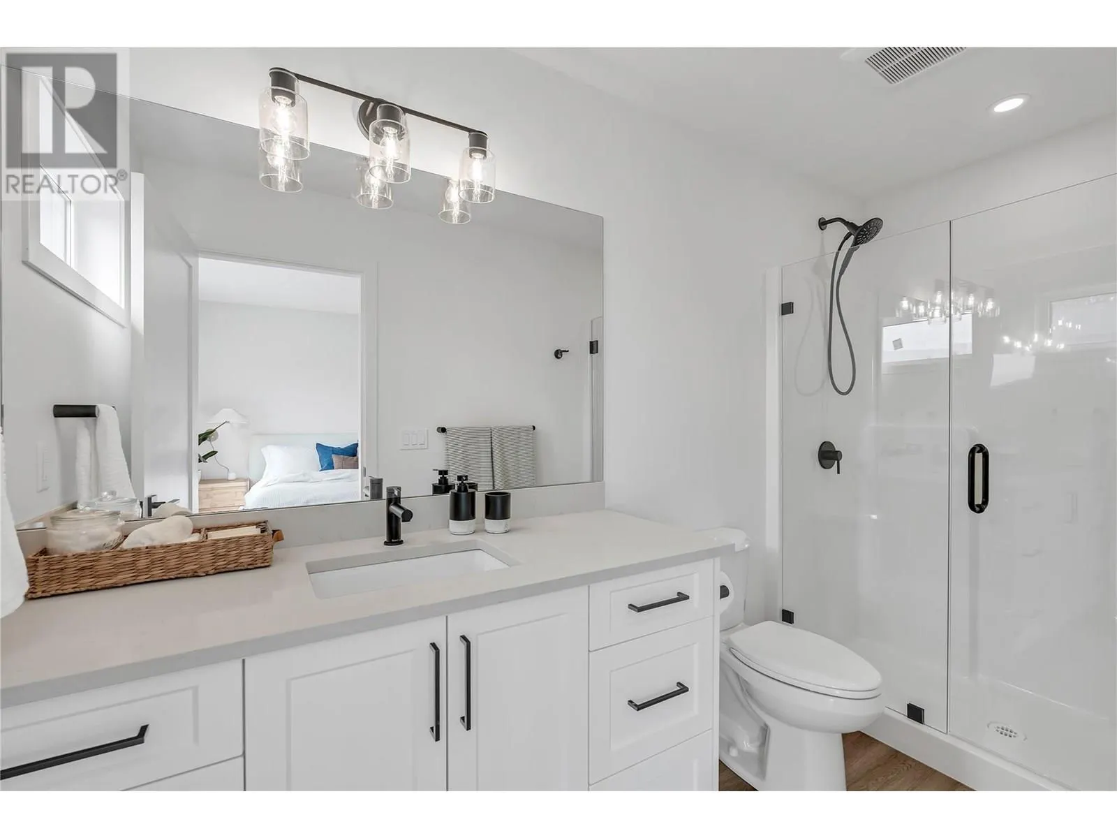 687 Victoria Drive Unit# 101