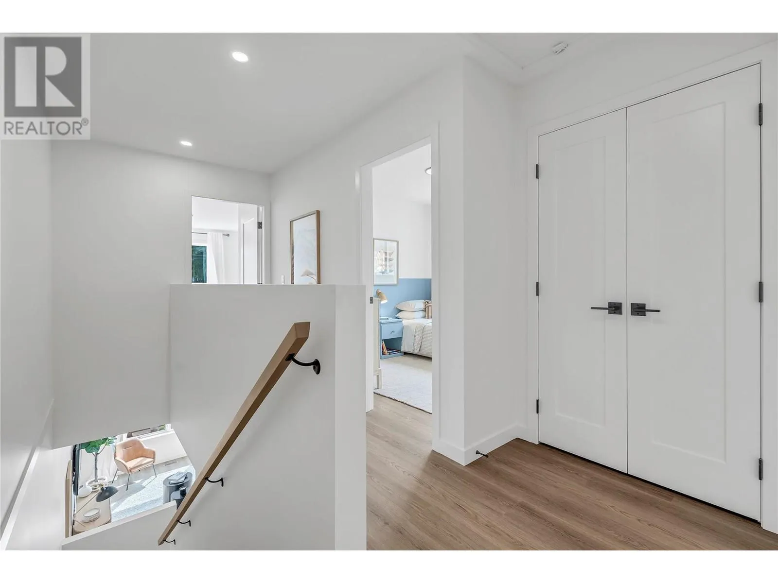 687 Victoria Drive Unit# 101
