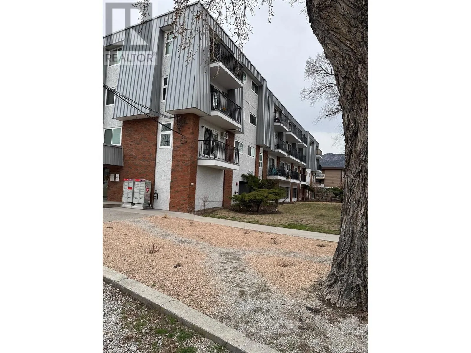 922 Dynes Avenue Unit# 105