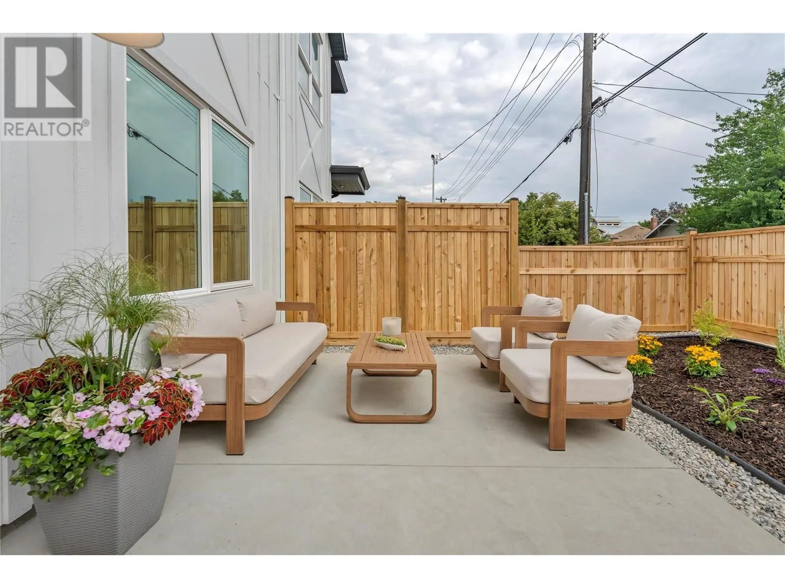 687 Victoria Drive Unit# 104