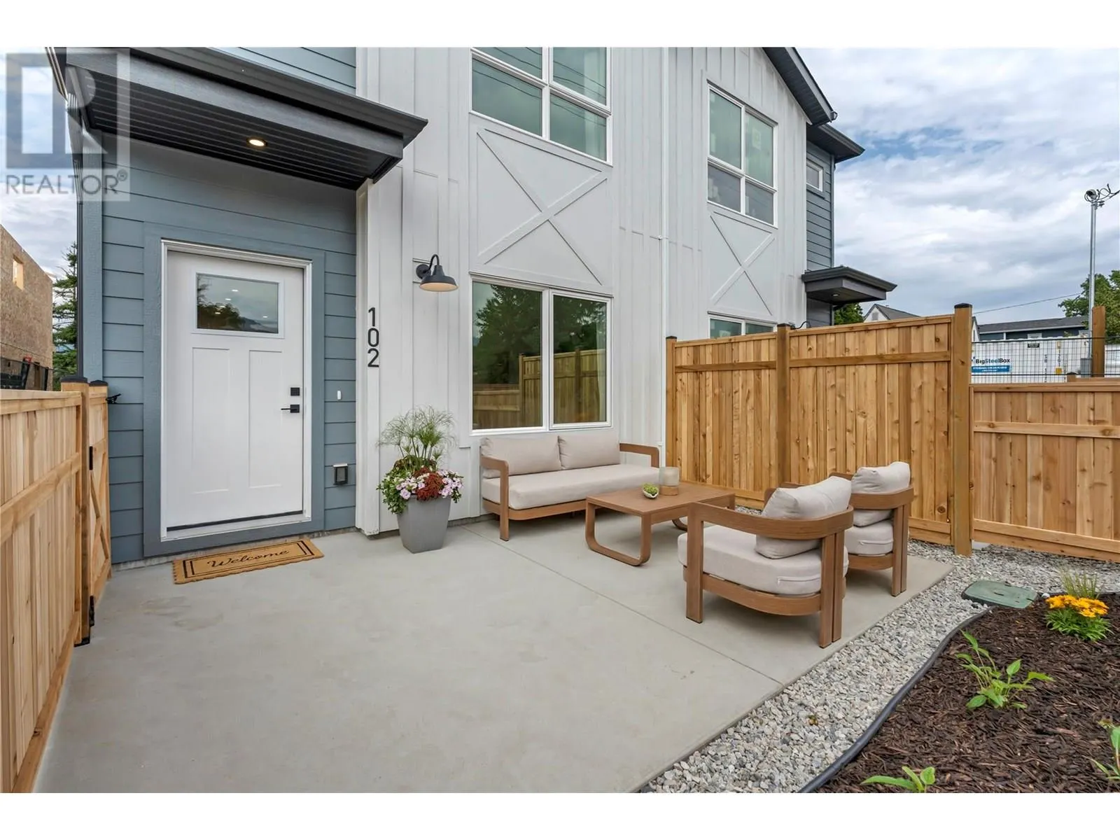 687 Victoria Drive Unit# 104