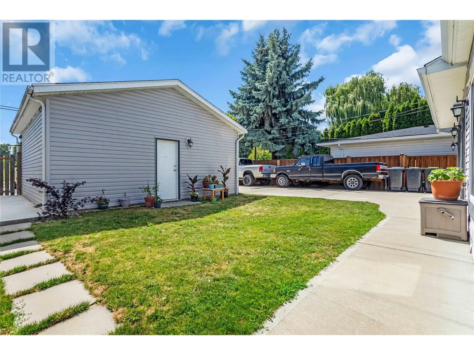 3132 Woodsdale Road