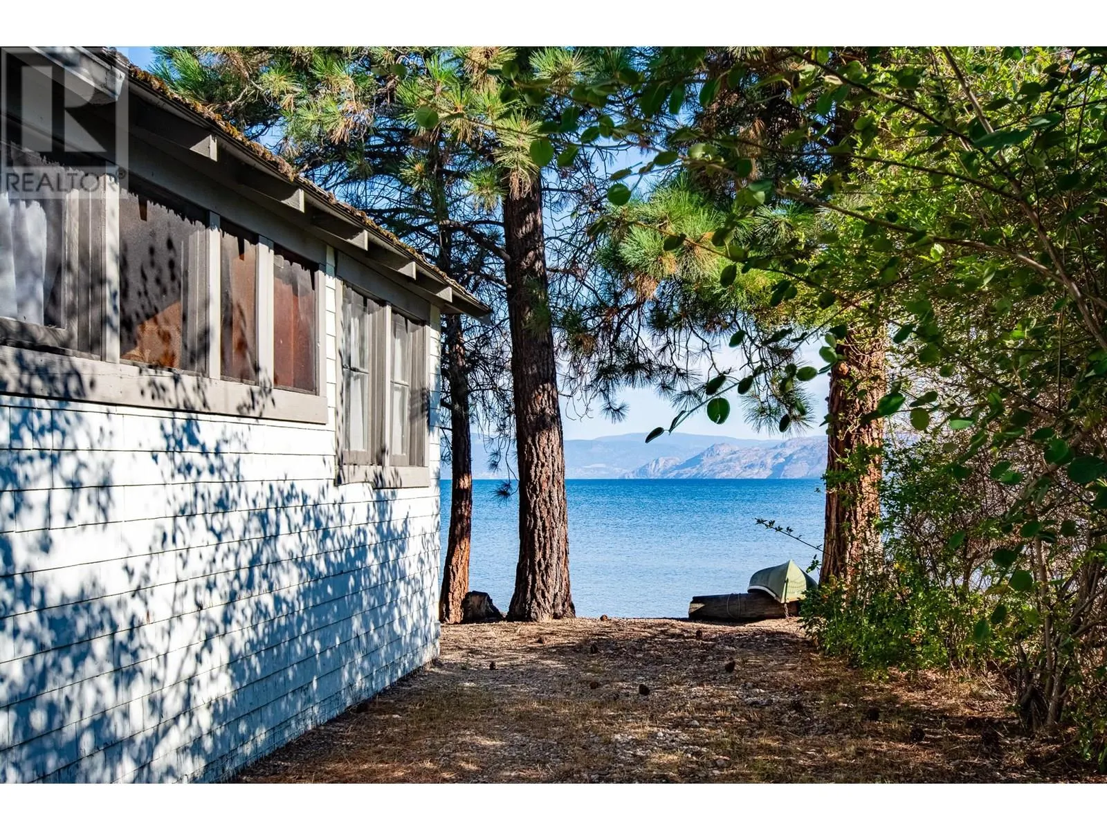 19241 Lakeshore Drive N