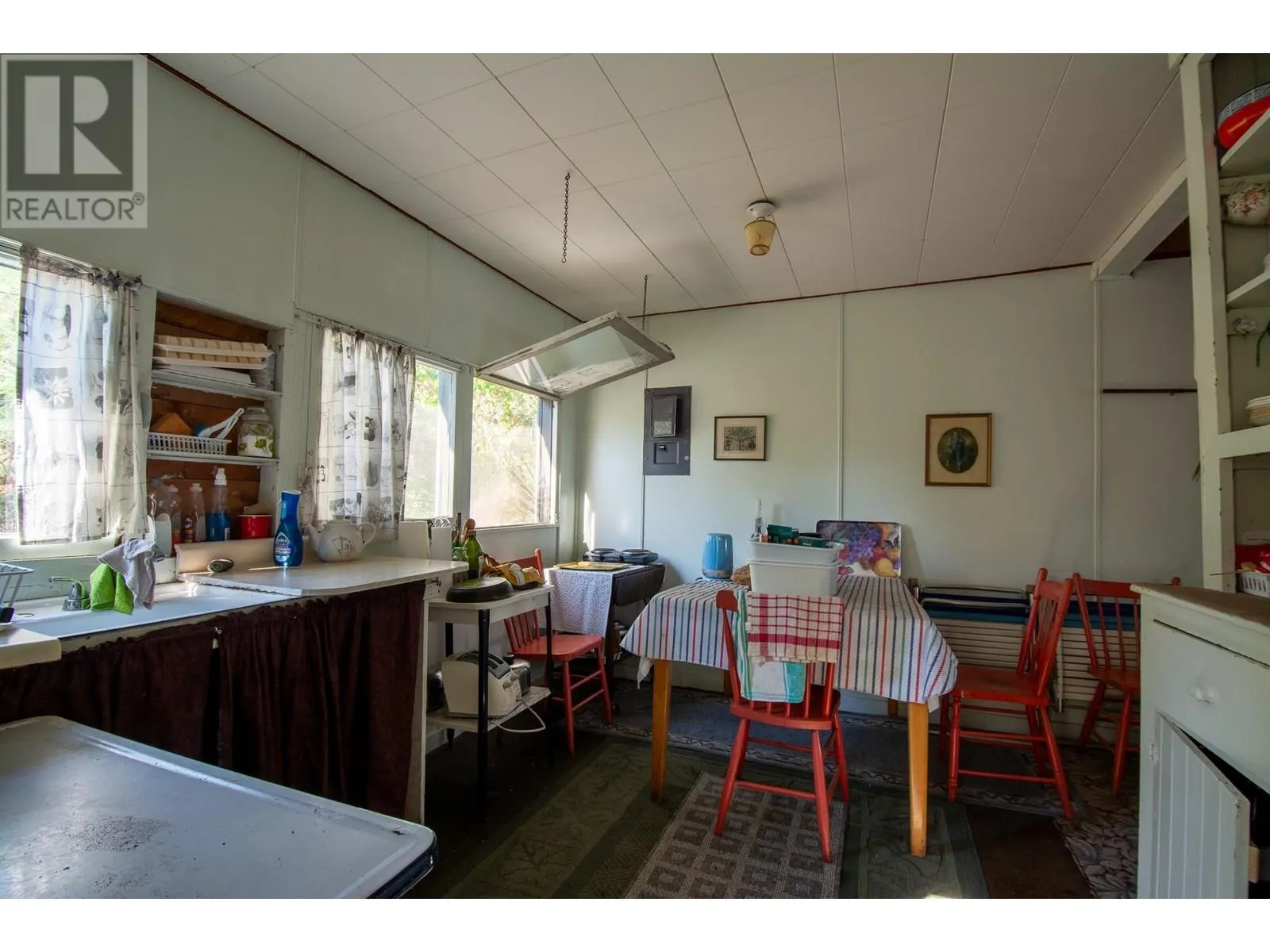 19241 Lakeshore Drive N