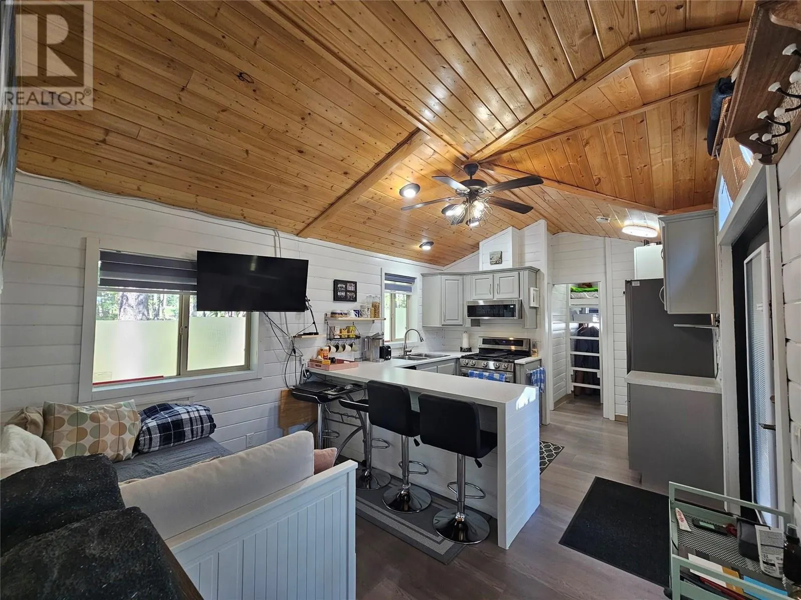 4835 Paradise Valley Drive Unit# 11