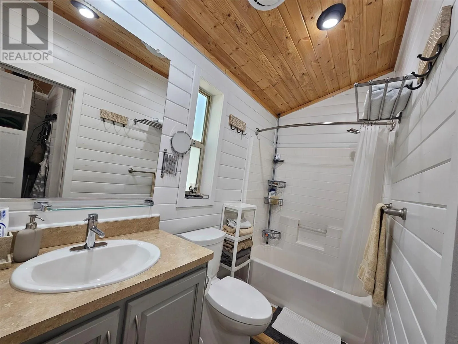 4835 Paradise Valley Drive Unit# 11