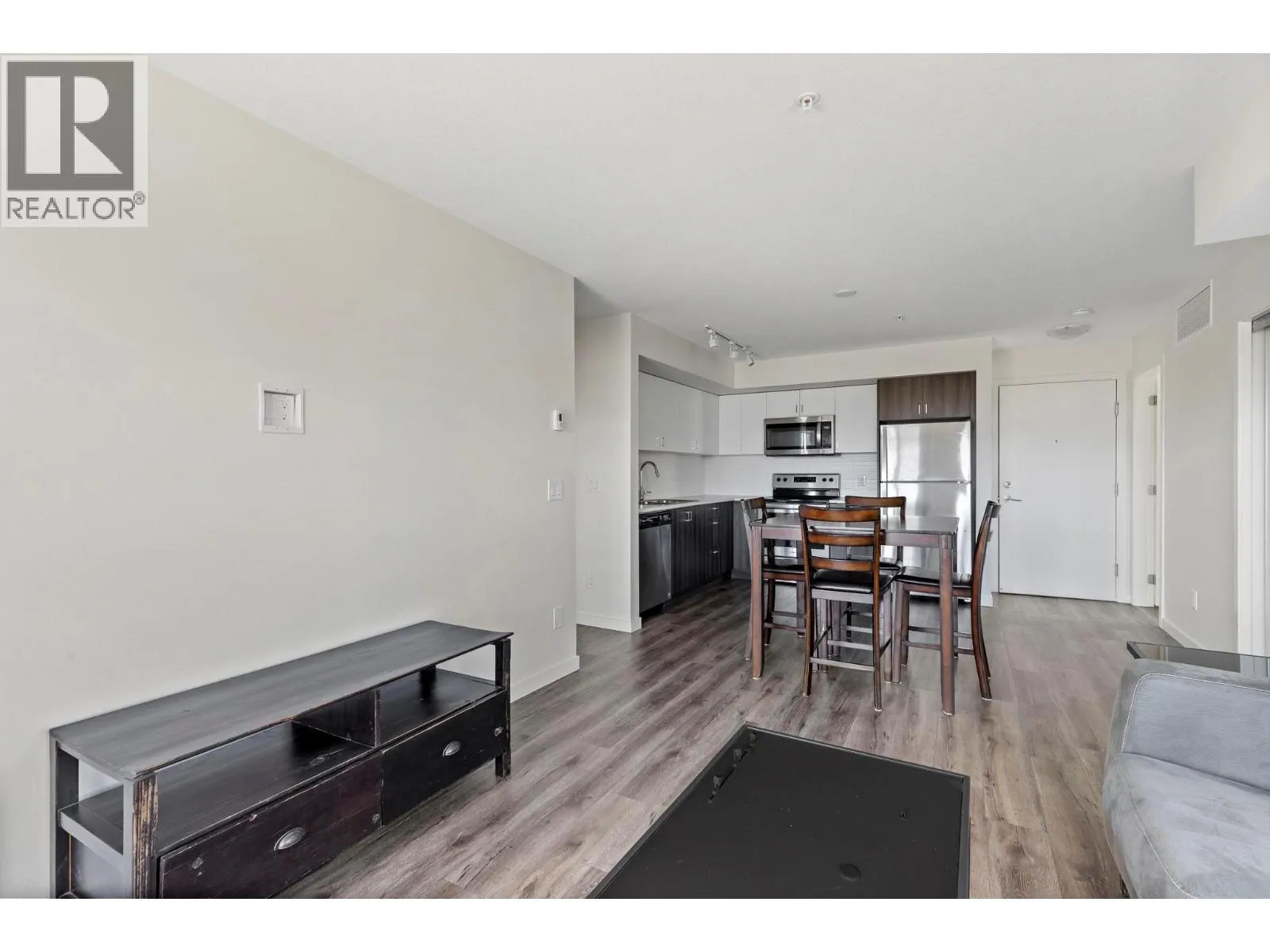 695 Academy Way Unit# 118
