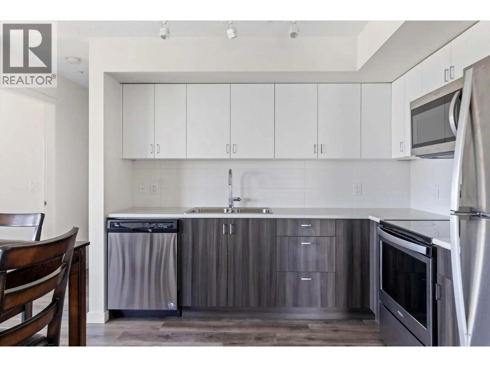 695 Academy Way Unit# 118