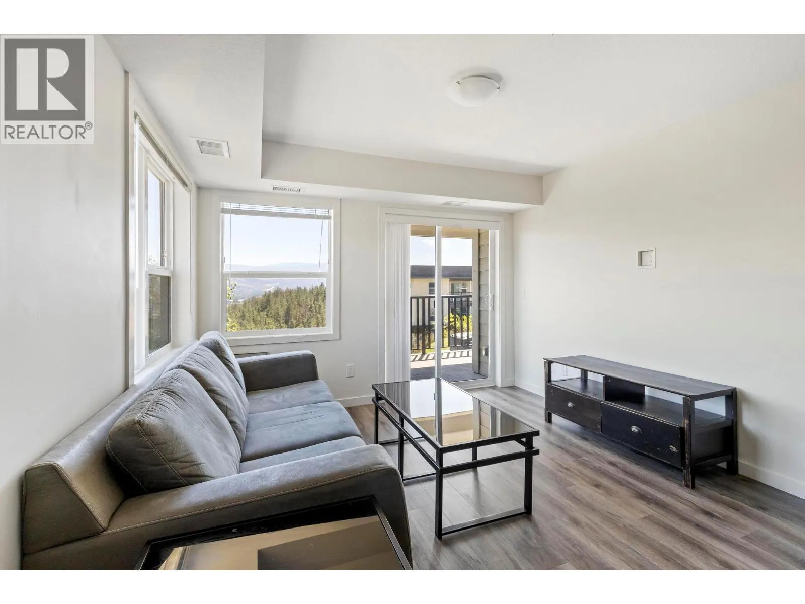 695 Academy Way Unit# 118